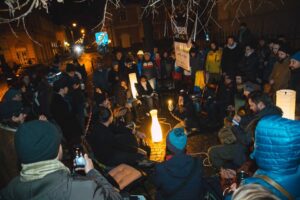 Protest de tip Sit-in la Sibiu si Bucuresti